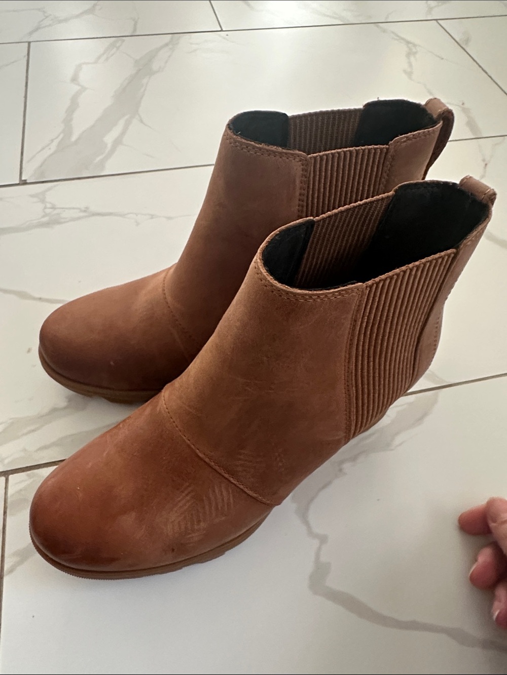 Sorel Women’s Joan of Arctic Wedge II Chelsea size 8.5 Tam Brown